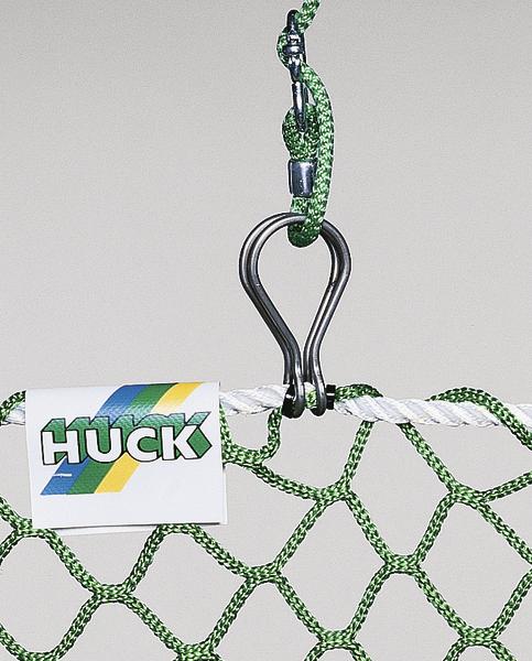 Grüne Netzbefestigung mit Metallkarabiner und Huck-Logo auf weißem Hintergrund.