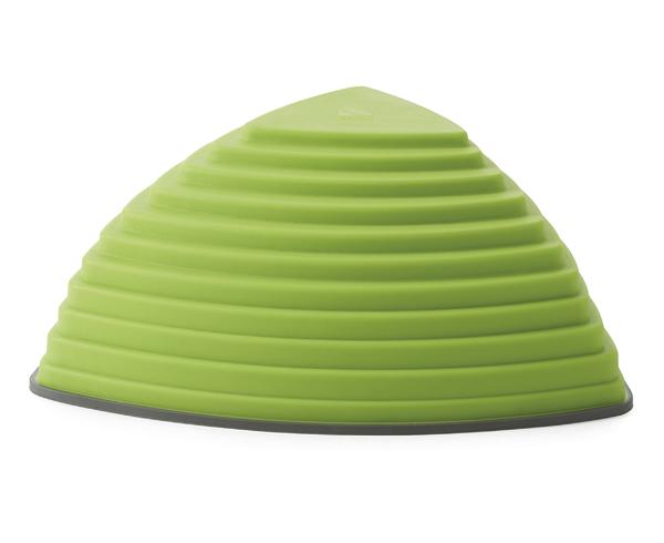 Grüne, stufenförmige Hügelkuppe aus Kunststoff für Balance-Training.