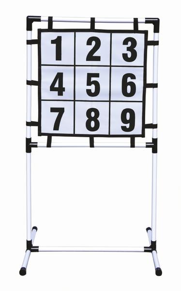 Stehendes Ziel mit nummerierten Feldern von 1 bis 9 für Wurfspiele oder Training.