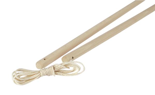 Holzstäbe mit Schnur zum Diabolo spielen.