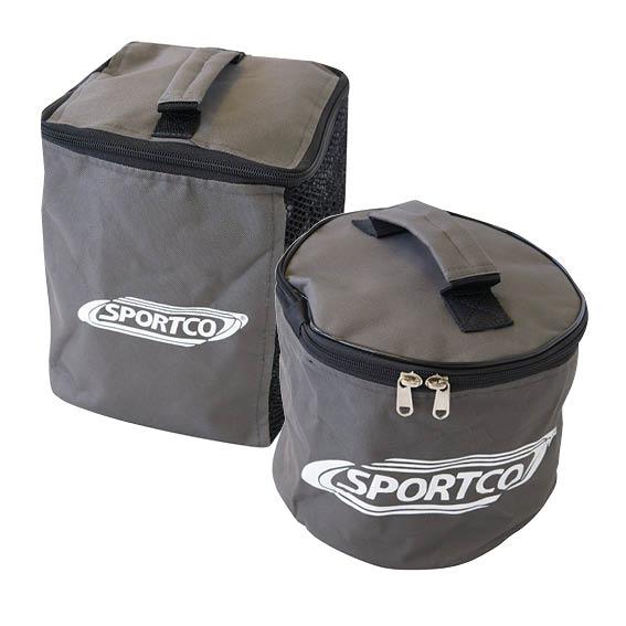 Graue Sportco Aufbewahrungstasche mit rechteckiger Form und Reißverschluss.