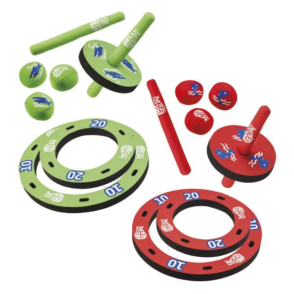 Buntes Wurfspiel-Set mit Ringen, Stäben und Bällen in Rot und Grün für Outdoor-Spiele.
