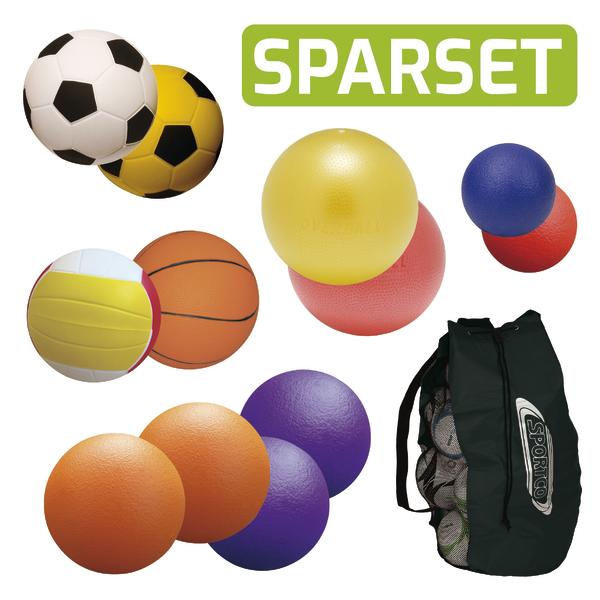 Verschiedene Sportbälle und ein Sporttaschen-Set für Training und Spiel.
