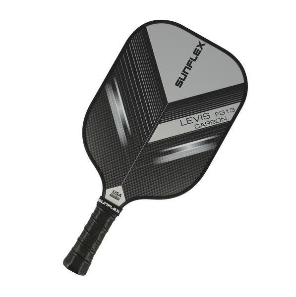 Schwarzer Sunflex Levis Carbon Pickleball-Schläger mit Griff und Logo.